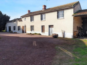 Maison de charme avec jardin aux Trois-Moutiers, 116 m², 6 pers.